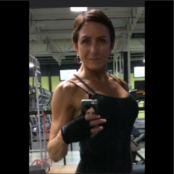 Meet your Posher, Suzanne - Picture 1 of 1